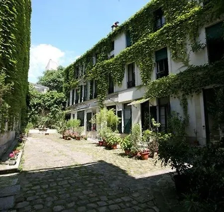 Charming Courtyard Latin Quarter Duplex Casa vacanze *