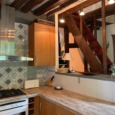 Charming Courtyard Latin Quarter Duplex Casa vacanze Parigi
