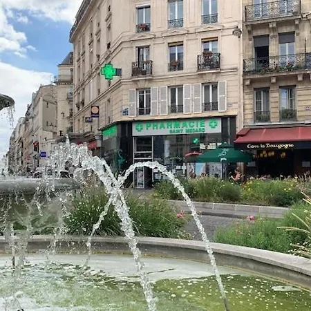 Charming Courtyard Latin Quarter Duplex * Parigi