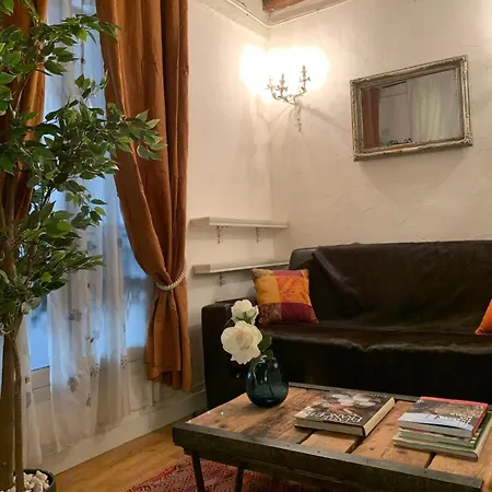 Casa vacanze Charming Courtyard Latin Quarter Duplex *