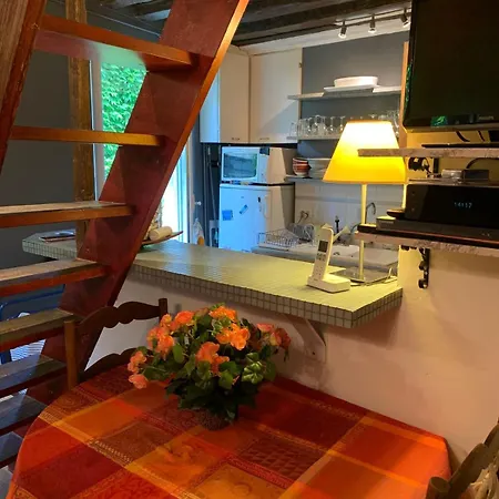 Charming Courtyard Latin Quarter Duplex Casa vacanze